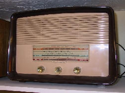 MAINS RADIO